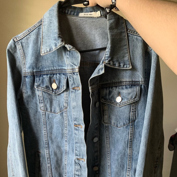 Oversized Light Wash Denim Jacket - Picture 2 of 3